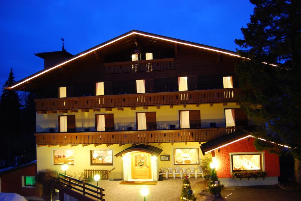 Albergo Villa Cristina Folgaria Luaran gambar